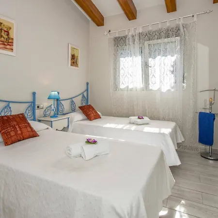 Tosca By فيلة تيولادا