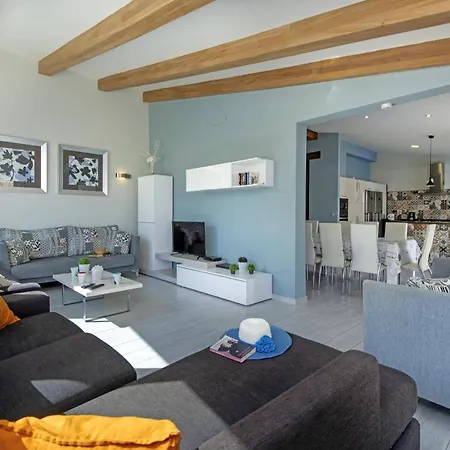 Tosca By * تيولادا